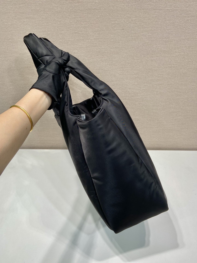 Pra*a tote bags